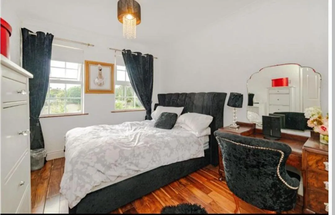 Contacten van Dublin Room